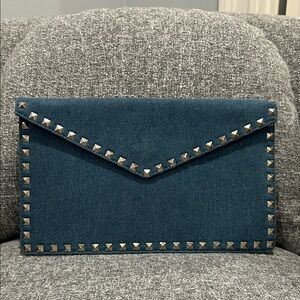 3/$60 INZI Denim Blue Rockstud Envelope Clutch 11”W x 7”H
